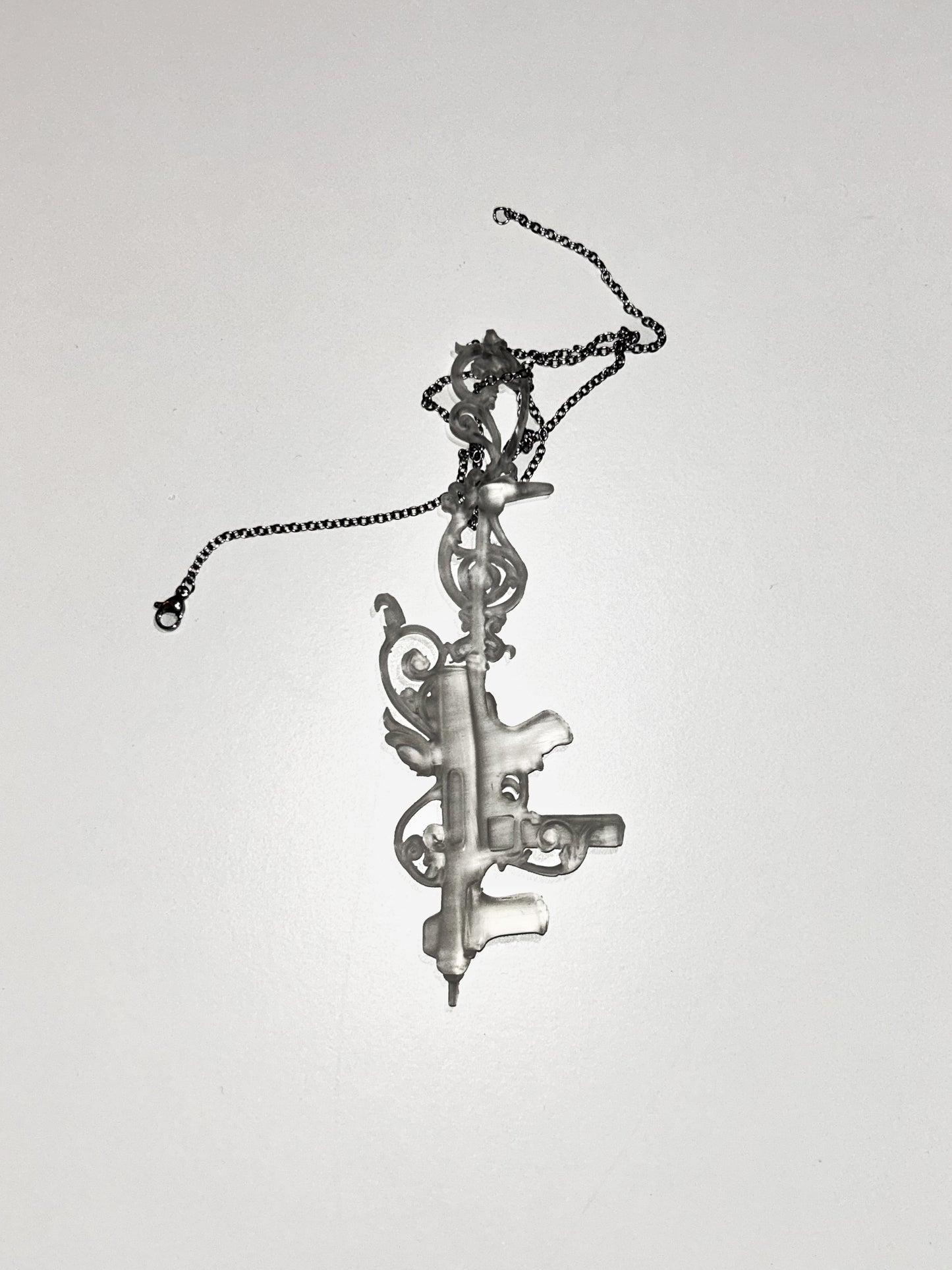 .:. (02) TRANSPARENT RESIN SUBMACHINE GUN PENDANT .:.