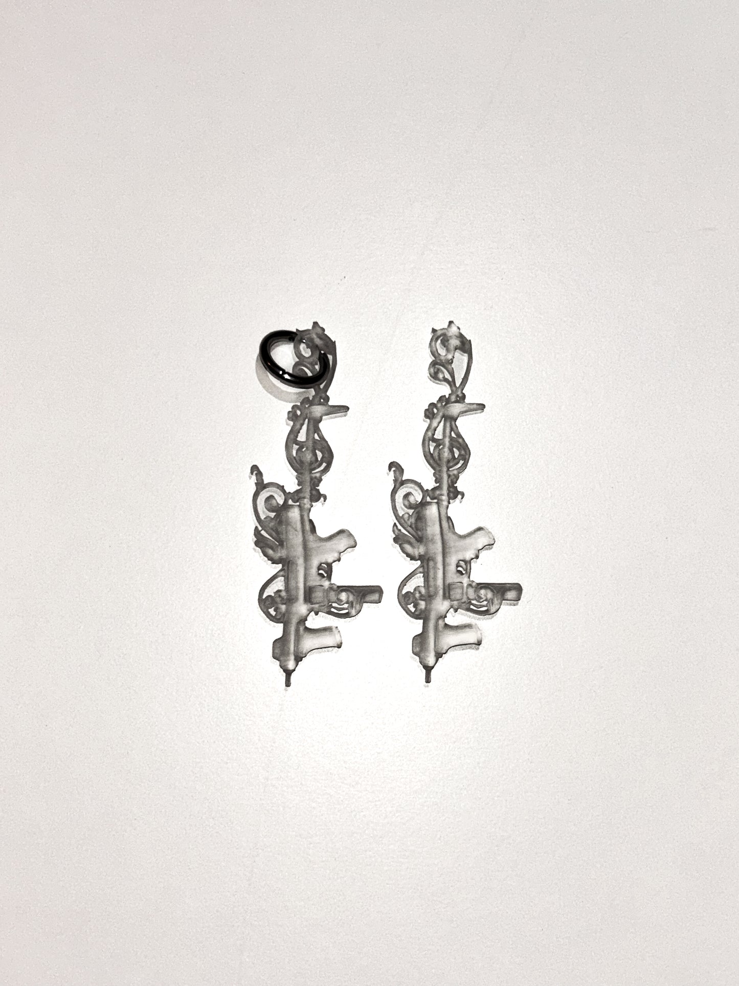 .:. (06) TRANSPARENT GUN RESIN EARRINGS .:.