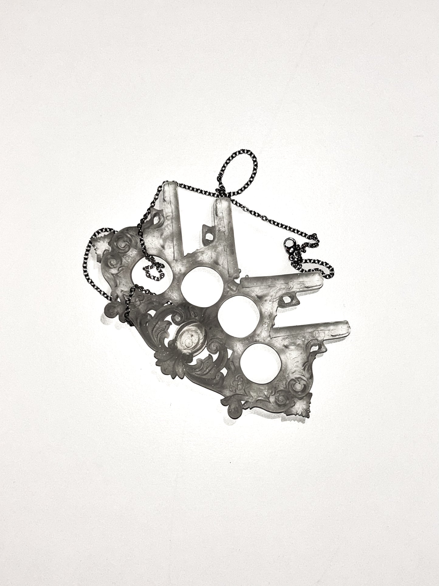 .:. (12) TRANSPARENT RESIN GUN ORNAMENTAL KNUCKLE PENDANT .:.