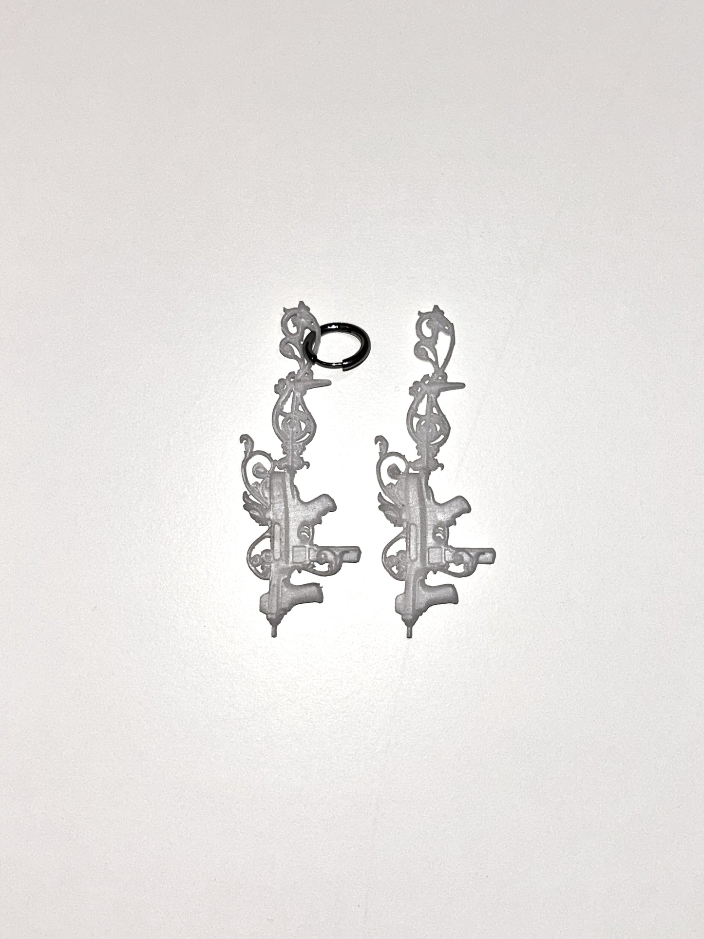 .:. (06) WHITE RESIN EARRINGS .:.