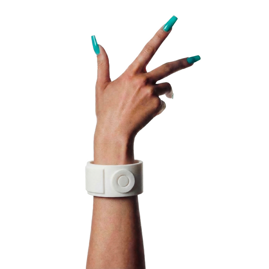 .:. 0. IPOD BRACELET WHITE .:.